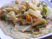 Süßsaures Gemüse auf Nudel-Pfannkuchen - Rezept