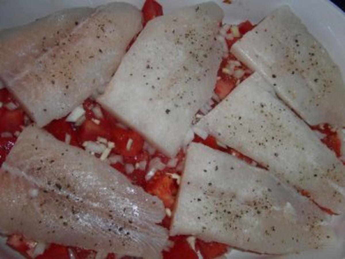Fisch : Fischfilet-Auflauf auf Tomaten (matratze) und Kartoffel (zudecke) - Rezept - Bild Nr. 4