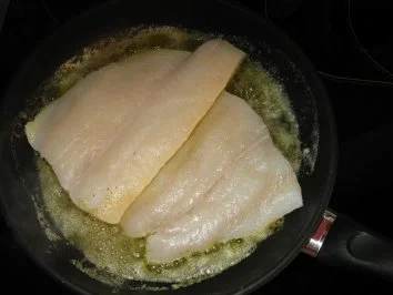 Steinbutt mit Knoblauchbutter und Blattsalat - Rezept - Bild Nr. 2