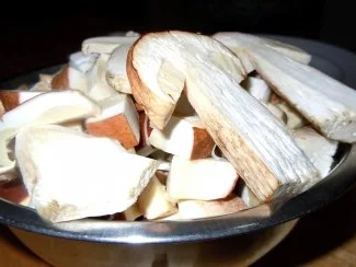 Rezept: Penne mit Steinpilzrahm und Salsiccia Fresca Bild Nr. 3 Penne mit Steinpilzrahm und Salsiccia Fresca - Rezept - Bild Nr. 3