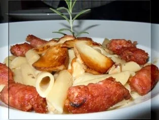 Rezept: Penne mit Steinpilzrahm und Salsiccia Fresca Penne mit Steinpilzrahm und Salsiccia Fresca - Rezept