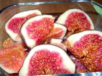 Rezept: Honig-Limettenmousse mit Portweinfeigen Bild Nr. 6 Honig-Limettenmousse mit Portweinfeigen - Rezept - Bild Nr. 6