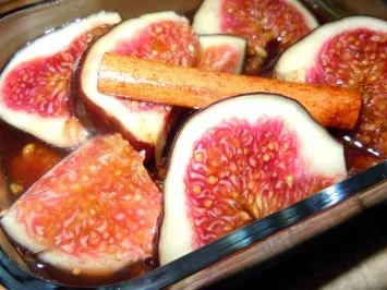 Rezept: Honig-Limettenmousse mit Portweinfeigen Bild Nr. 7 Honig-Limettenmousse mit Portweinfeigen - Rezept - Bild Nr. 7