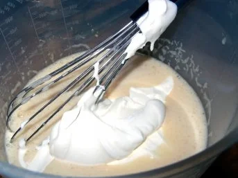 Rezept: Honig-Limettenmousse mit Portweinfeigen Bild Nr. 4 Honig-Limettenmousse mit Portweinfeigen - Rezept - Bild Nr. 4