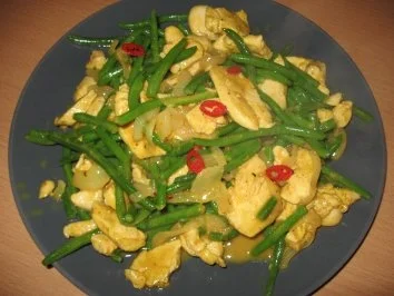 Hähnchen- Kokos-Curry mit Prinzessböhnchen - Rezept - Bild Nr. 3