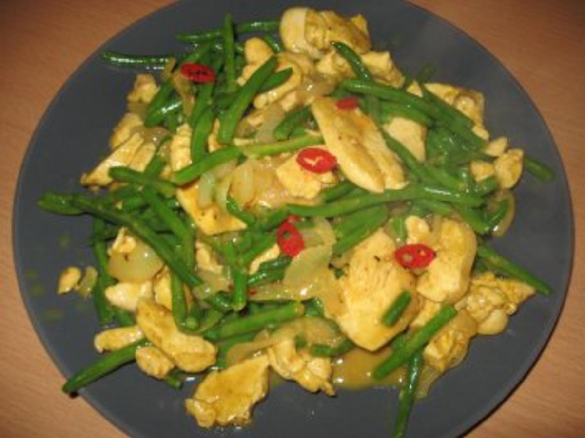 Hähnchen- Kokos Curry mit Prinzessböhnchen - einfach - von sTinsche