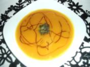 Kürbissuppe mit Koriander-Pesto - Rezept