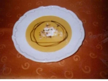 Hokkaido-Kürbissuppe mit Creme fraiche - Rezept - Bild Nr. 2