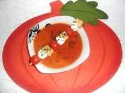 Scharfe Tomatensuppe mit Netzmelone - Rezept