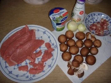 Kalbgeschnetzeltes mit Champigons in Rahmsoße - Rezept - Bild Nr. 2