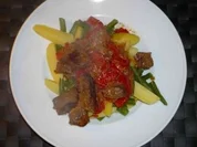 Backofen-Gulasch nach Balkan-Art - Rezept