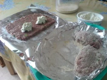 Frikadellen gefüllt mit Frischkäse - Rezept - Bild Nr. 3