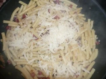 Rezept: Maccaroni Cheese with Bacon and Onions Bild Nr. 3 Maccaroni Cheese with Bacon and Onions - Rezept - Bild Nr. 3