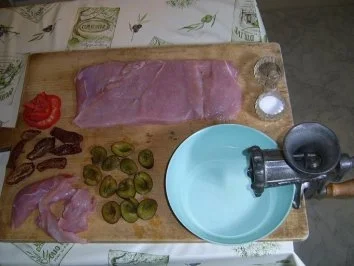 Gespickter Putenrollbraten mit Zwetschgenfüllung - Rezept - Bild Nr. 5