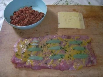 Gespickter Putenrollbraten mit Zwetschgenfüllung - Rezept - Bild Nr. 7