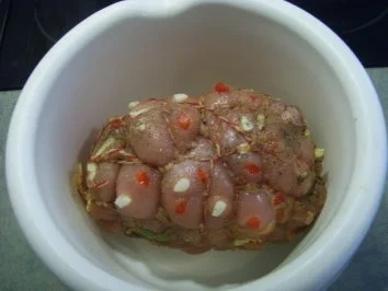 Gespickter Putenrollbraten mit Zwetschgenfüllung - Rezept - Bild Nr. 10