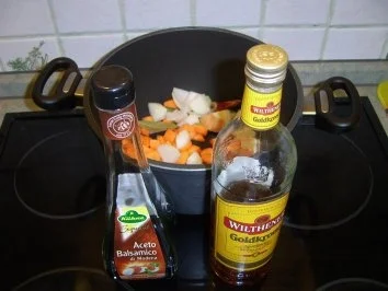 Gespickter Putenrollbraten mit Zwetschgenfüllung - Rezept - Bild Nr. 11