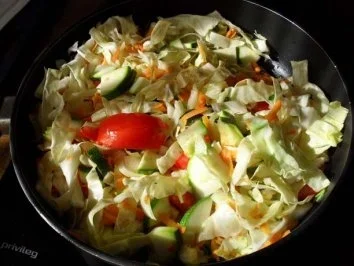 Gemüse-Lasagne mit Spitzkohl, Karotten, Zucchini und Tomaten - Rezept - Bild Nr. 2