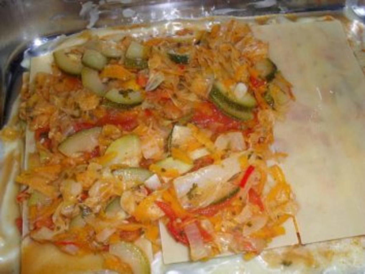 Gemüse-Lasagne mit Spitzkohl, Karotten, Zucchini und Tomaten - Rezept - Bild Nr. 5
