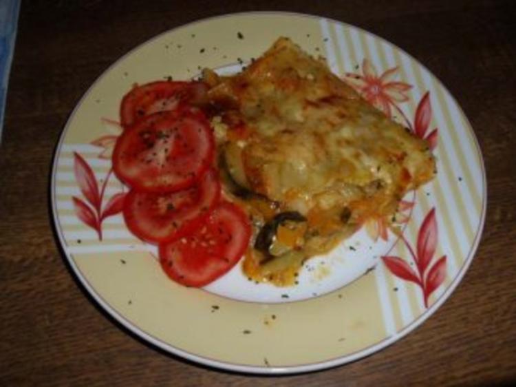 Gemüse-Lasagne mit Spitzkohl, Karotten, Zucchini und Tomaten - Rezept ...