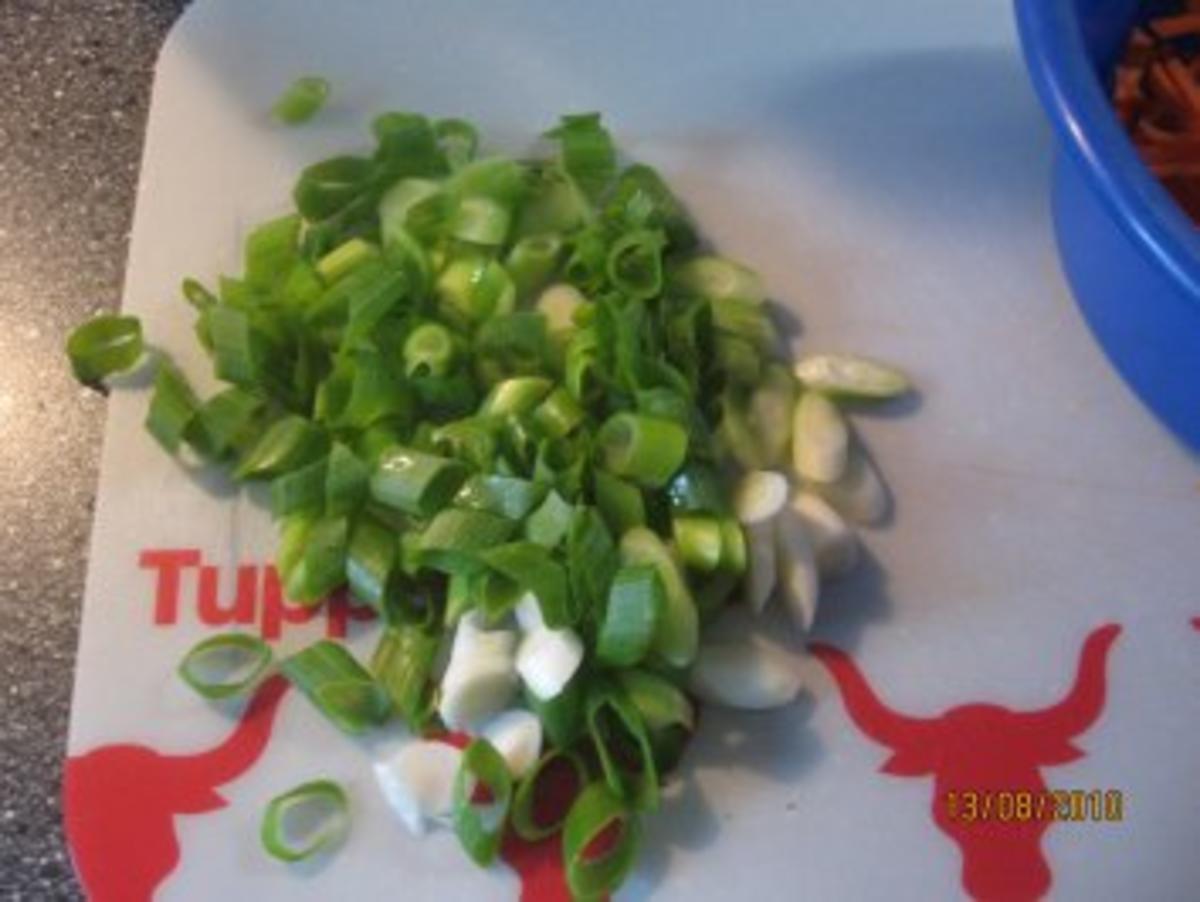 Julienne–Gemüse auf Bandnudeln mit Curry-Sahnesoße - Rezept - Bild Nr. 6