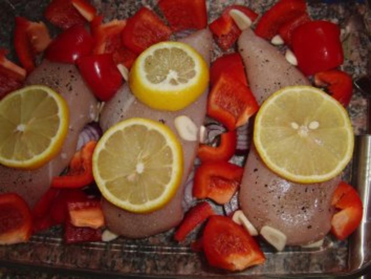 Huhn : Saftige Hähnchenbrust im Bratschlauch, mit Paprika, Tomate und grünen Bohnen - Rezept - Bild Nr. 2
