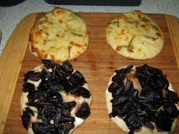 Focaccia mit Rotwein-Balsamico-Schalotten - Rezept - Bild Nr. 4