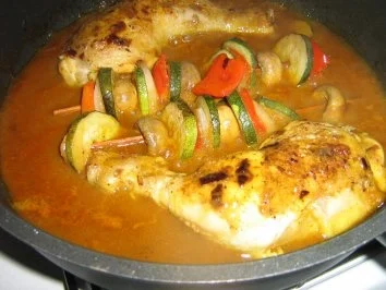 Rezept: Hähnchenschenkel mit Gemüsespießen auf Karottenbeet Bild Nr. 4 Hähnchenschenkel mit Gemüsespießen auf Karottenbeet - Rezept - Bild Nr. 4