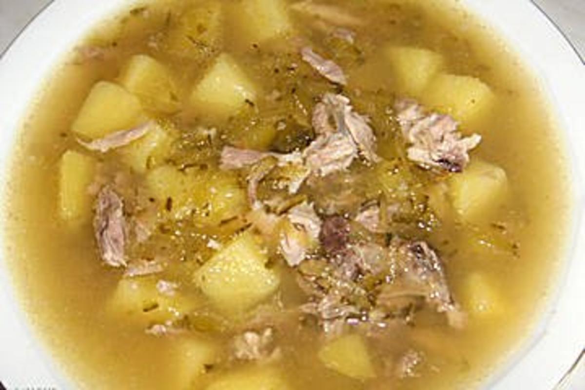 Bilder für Gurkensuppe mit Brühwürfel und Zwiebel(n), schälen, ganz lassen - Rezept