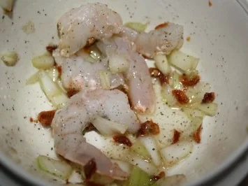 Rezept: Garnelen mit gedünsten Gemüse an einem Halbkreis von Tomaten, Ei und Zwiebel Bild Nr. 3 Garnelen mit gedünsten Gemüse an einem Halbkreis von Tomaten, Ei und Zwiebel - Rezept - Bild Nr. 3