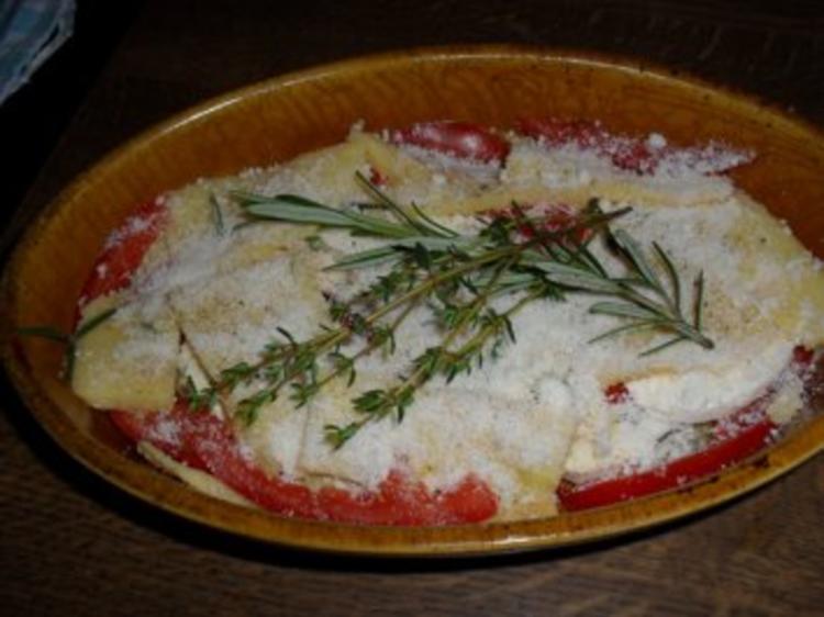 Polenta mit Tomaten, Mozarella, Kräutern und Parmesankäse - Rezept ...