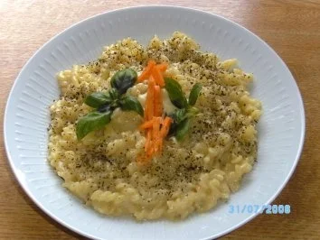 Rezept: Nudeln mit Käse-Soße Nudeln mit Käse-Soße - Rezept