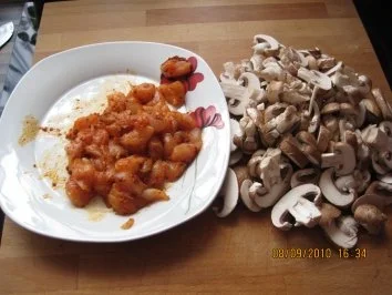 Rezept: Gemischter Salat mit Curry-Hähnchen Filet und gebratenen Pilzen Bild Nr. 3 Gemischter Salat mit Curry-Hähnchen Filet und gebratenen Pilzen - Rezept - Bild Nr. 3