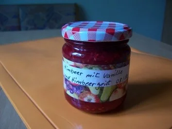 Rezept: Geistvolle Himbeermarmelade Geistvolle Himbeermarmelade - Rezept