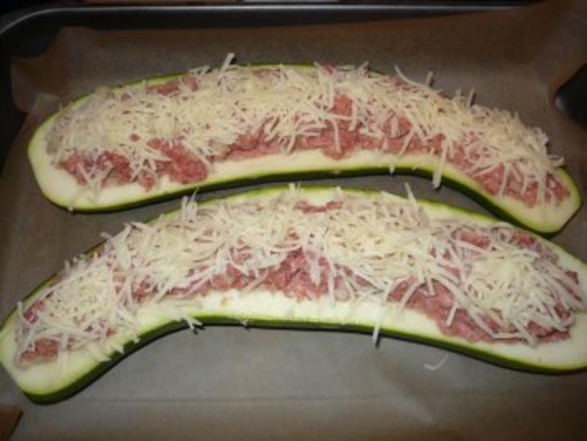 Gefüllte Zucchini mit Käse überbacken - Rezept - Bild Nr. 5