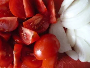 Wildblütenpizza mit Thunfisch und Ziegenkäse - Rezept - Bild Nr. 6