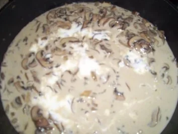 Bandnudeln mit Hähnchenfilet in einer Champignon-Sahne-Soße - Rezept - Bild Nr. 4