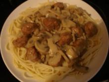 Spaghetti mit Pilz - Rahm - Sauce und Hackbällchen - Rezept