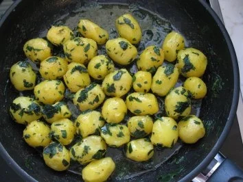 Gebackene Steinpilze mit Petersilkartoffel - Rezept - Bild Nr. 3