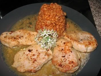 Rezept: Putenfiletsteaks mit Tomaten-Zartdinkel und Bratensaft Bild Nr. 3 Putenfiletsteaks mit Tomaten-Zartdinkel und Bratensaft - Rezept - Bild Nr. 3