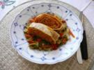 Fleischlose Küche : Möhrenstrudel auf einem Gemüsebett - Rezept