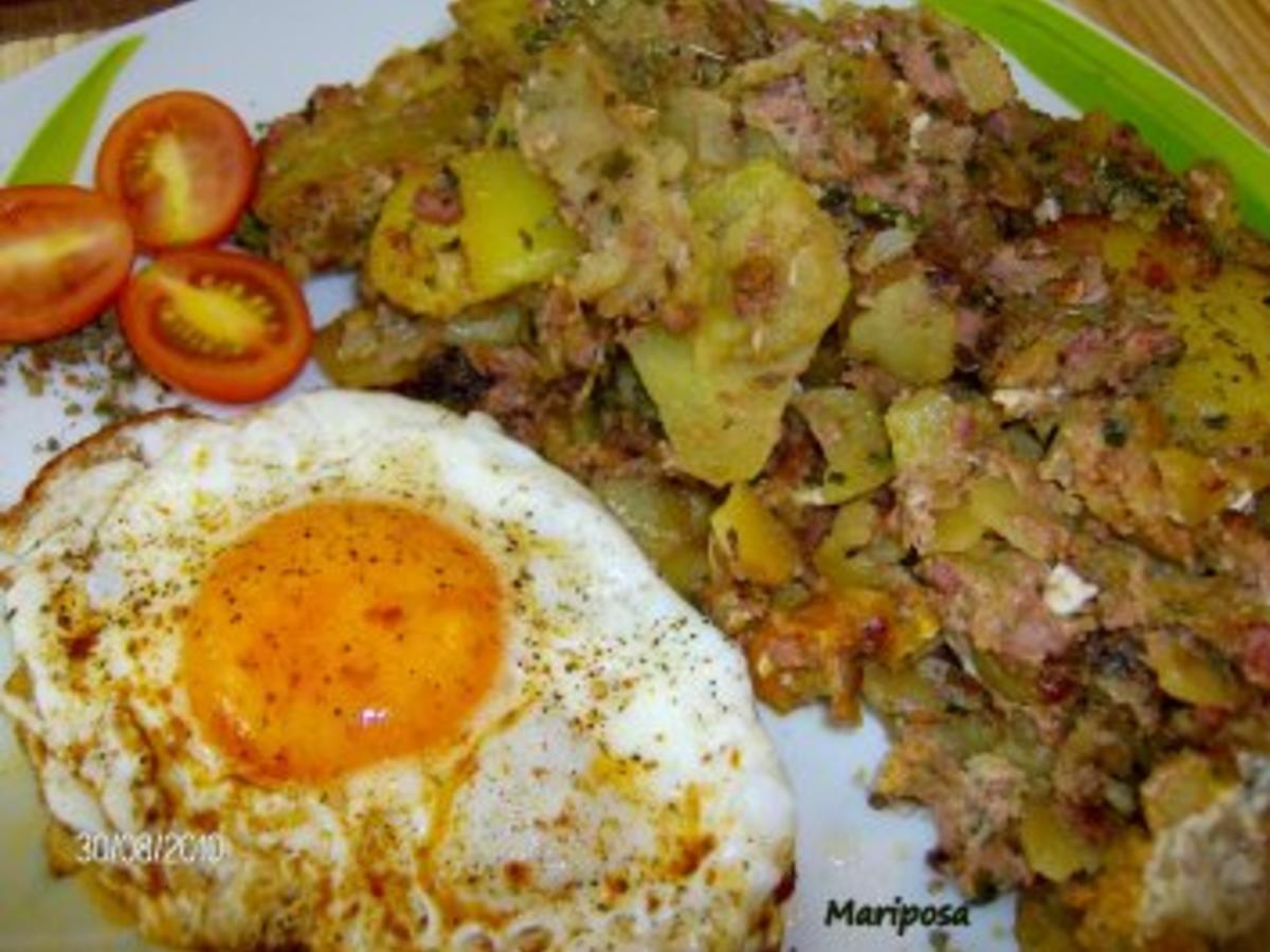 Bauernschmaus aus der Pfanne mit Spiegelei - einfach - von Mariposa Bauernschmaus aus der Pfanne mit Spiegelei - einfach - von Mariposa