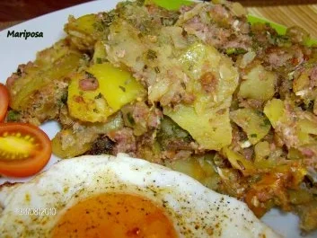 Bauernschmaus aus der Pfanne mit Spiegelei - Rezept