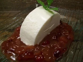 Rezept: Zitronen-Joghurt-Terrine auf Cranberrie-Grütze Bild Nr. 2 Zitronen-Joghurt-Terrine auf Cranberrie-Grütze - Rezept - Bild Nr. 2