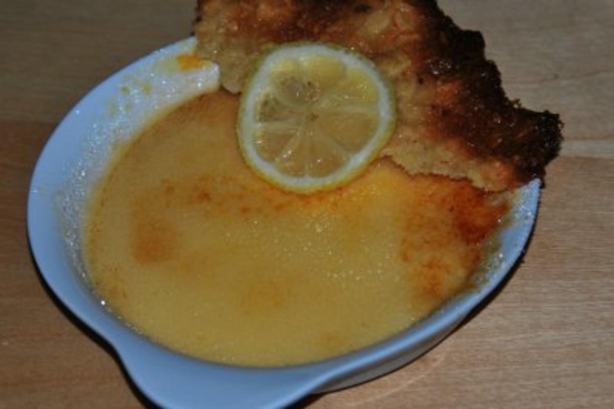 Bilder für Gebrannte Katalanische Crème mit Chili und Zitronen-Tuiles - Rezept