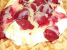 Nusswaffeln mit Sahne.... heißen Kirschen..... - Rezept