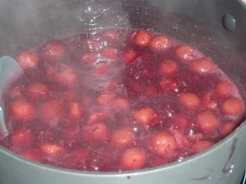 Nusswaffeln mit Sahne.... heißen Kirschen..... - Rezept - Bild Nr. 5