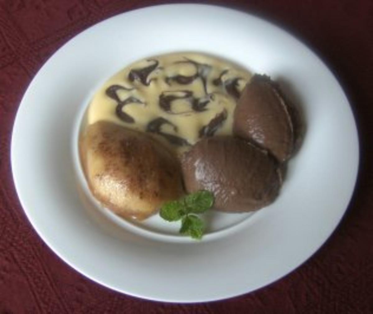 Schokoladen - Mousse mit glasierter Birne und Vanillesoße - Rezept