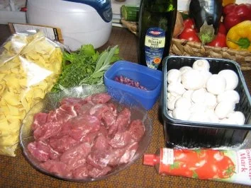 Rezept: Rindfleisch-Pilz-Schmortopf Bild Nr. 2 Rindfleisch-Pilz-Schmortopf - Rezept - Bild Nr. 2