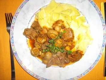 Rezept: Rindfleisch-Pilz-Schmortopf Bild Nr. 8 Rindfleisch-Pilz-Schmortopf - Rezept - Bild Nr. 8